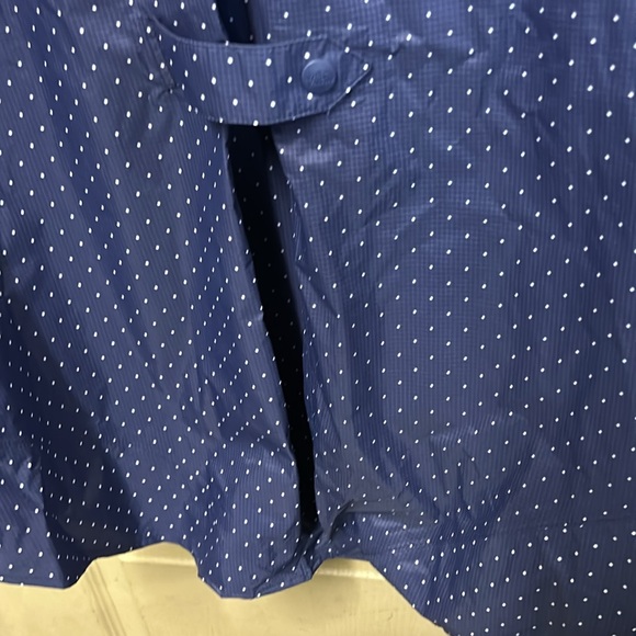 The North Face rain poncho for women; one size - Picture 10 of 12